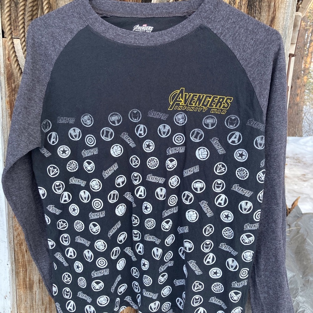 Marvel Avengers Infinity War Jersey, size boys XL 14-16